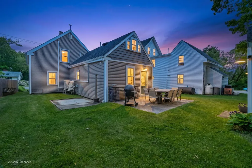 15 Wadsworth Street Thomaston ME 04861