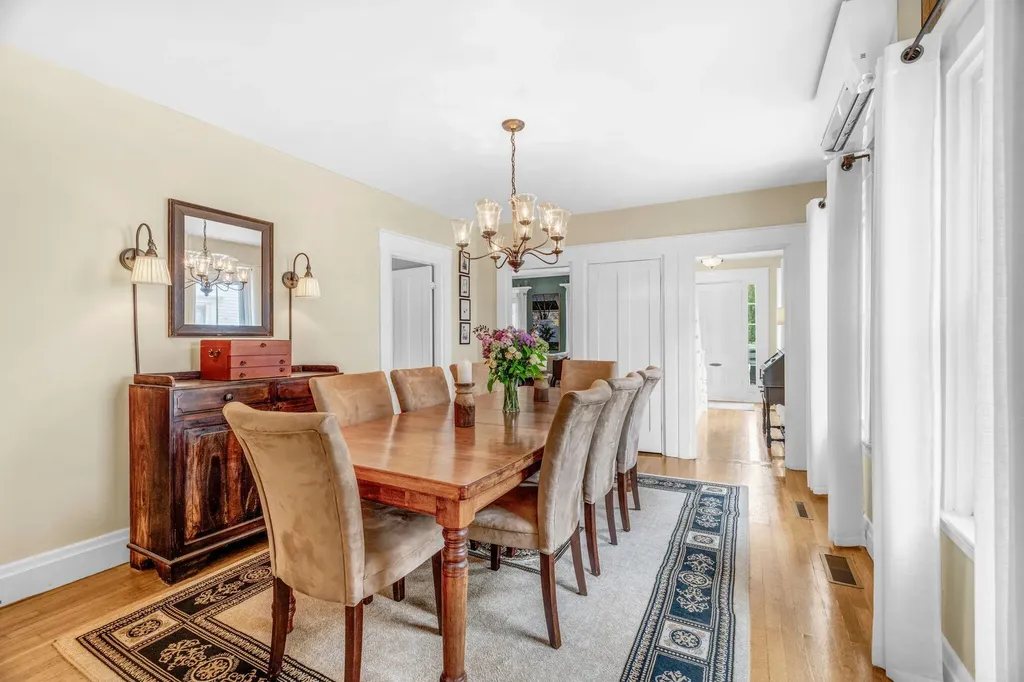 15 Wadsworth Street Thomaston ME 04861