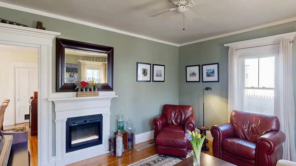 15 Wadsworth Street Thomaston ME 04861