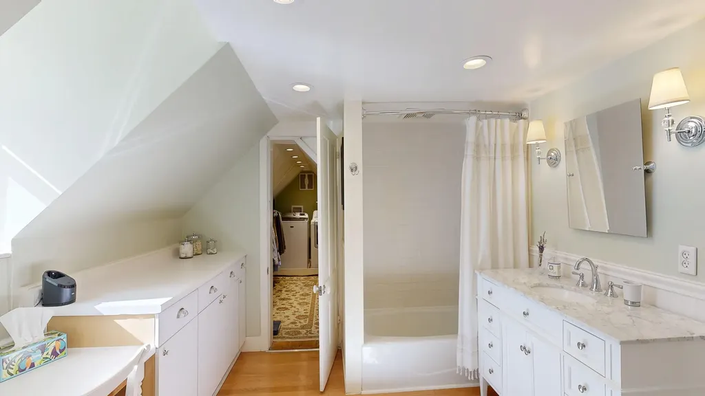15 Wadsworth Street Thomaston ME 04861
