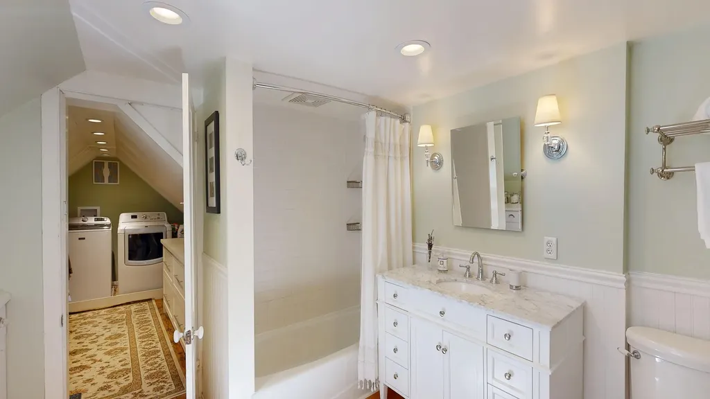 15 Wadsworth Street Thomaston ME 04861
