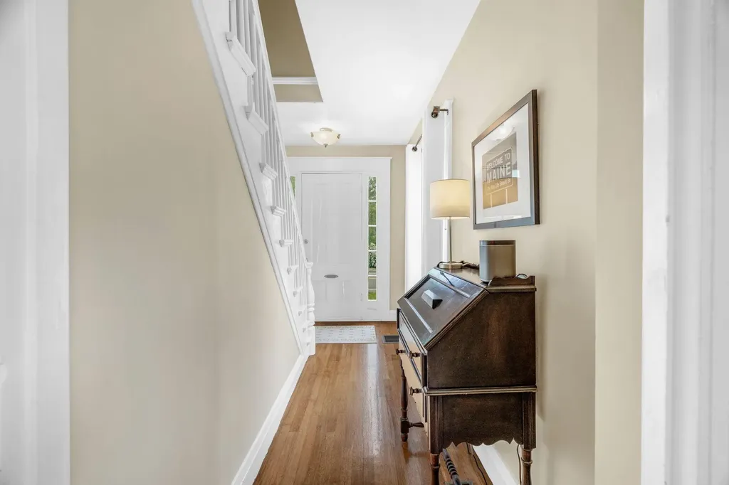15 Wadsworth Street Thomaston ME 04861
