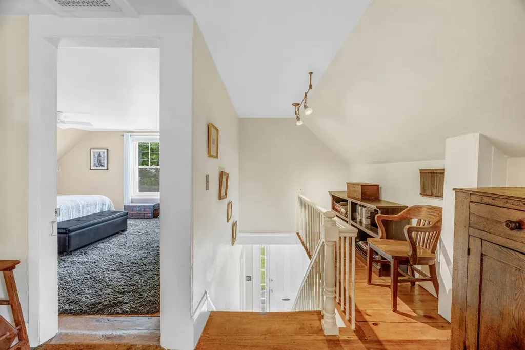 15 Wadsworth Street Thomaston ME 04861