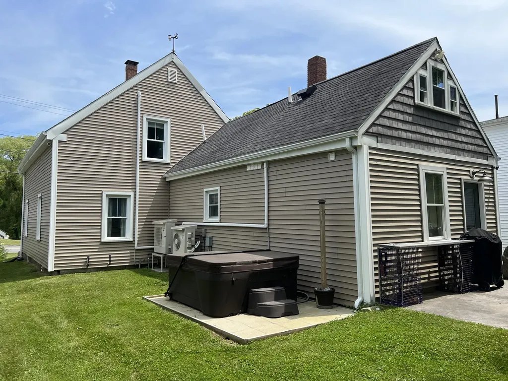 15 Wadsworth Street Thomaston ME 04861