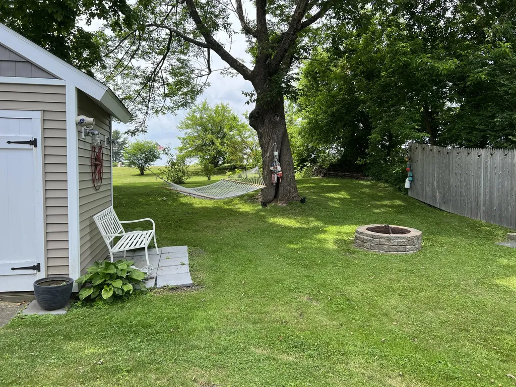 15 Wadsworth Street Thomaston ME 04861