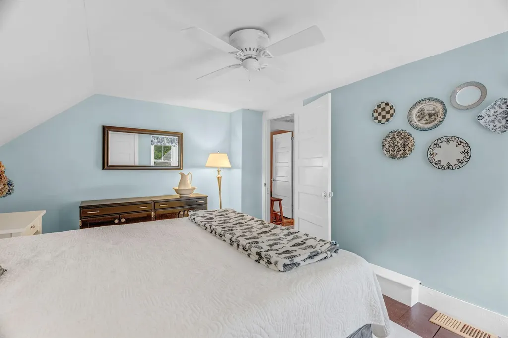 15 Wadsworth Street Thomaston ME 04861