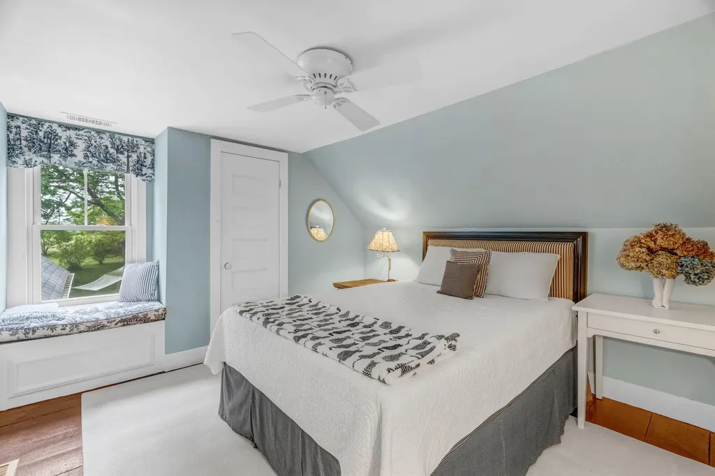15 Wadsworth Street Thomaston ME 04861