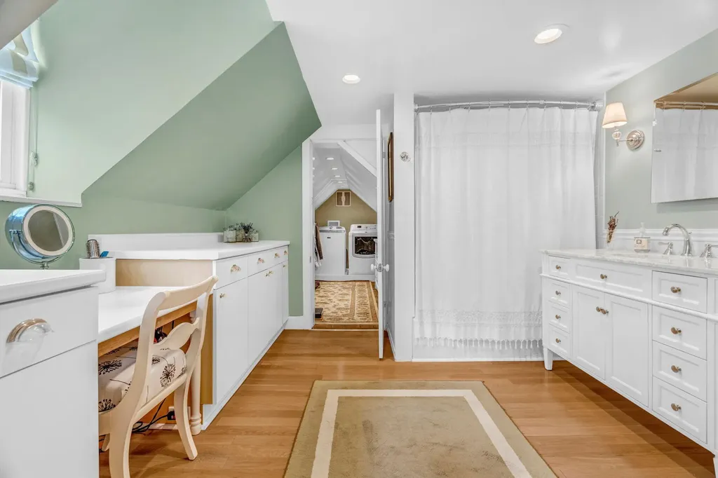 15 Wadsworth Street Thomaston ME 04861