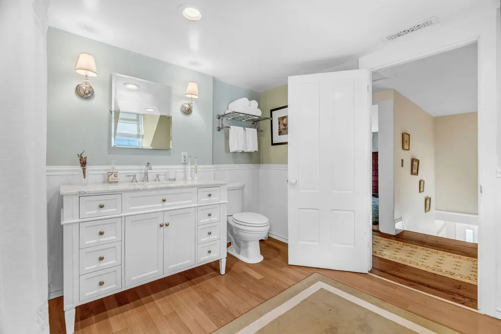 15 Wadsworth Street Thomaston ME 04861
