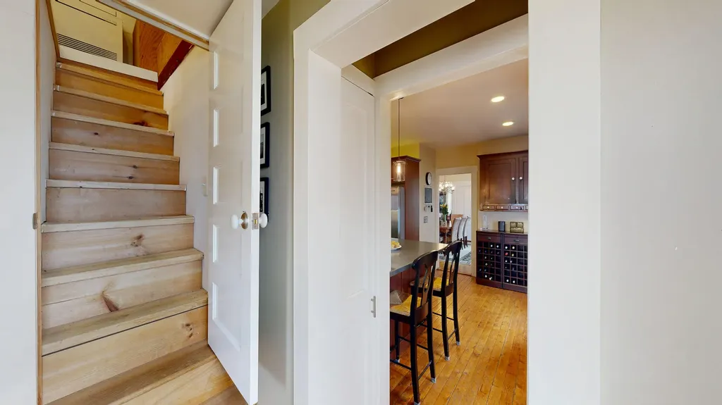 15 Wadsworth Street Thomaston ME 04861