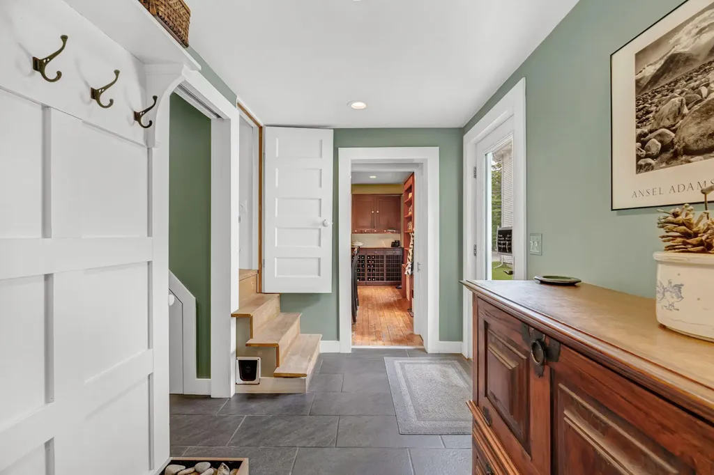 15 Wadsworth Street Thomaston ME 04861