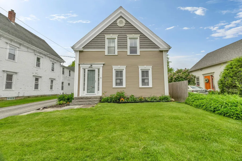 15 Wadsworth Street Thomaston ME 04861