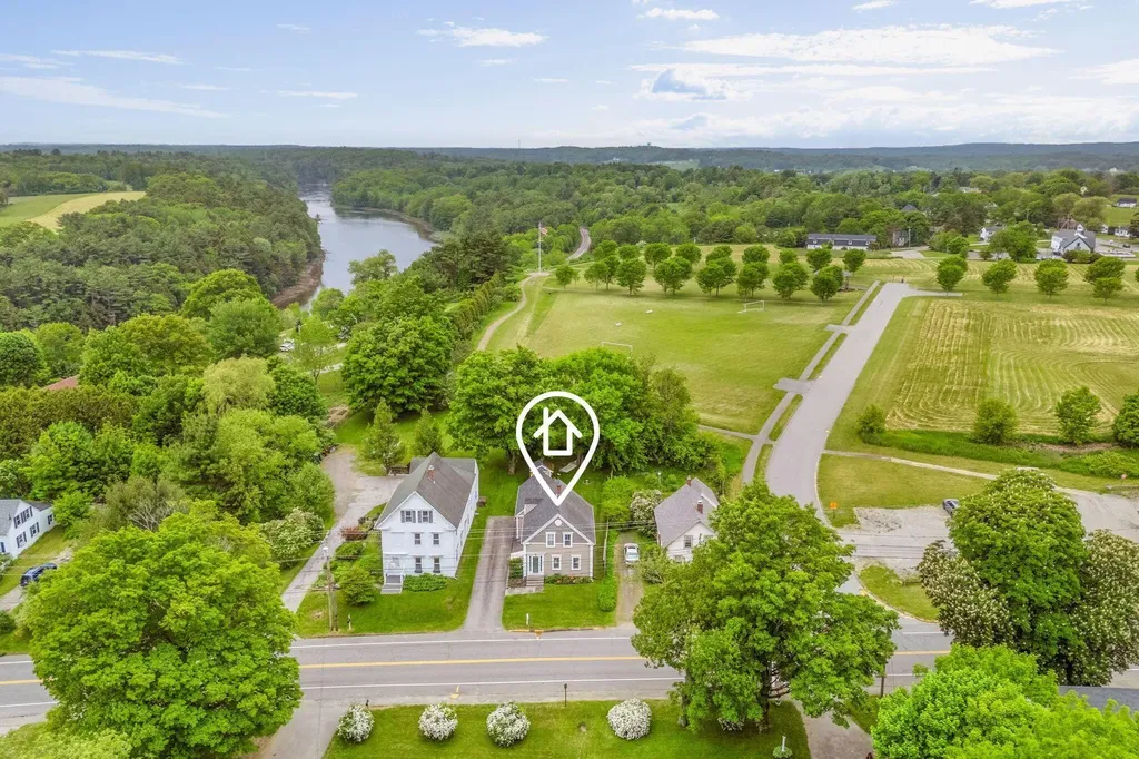 15 Wadsworth Street Thomaston ME 04861