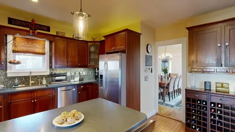 15 Wadsworth Street Thomaston ME 04861