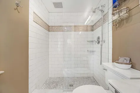 15 Wadsworth Street Thomaston ME 04861