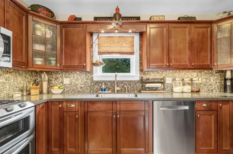 15 Wadsworth Street Thomaston ME 04861