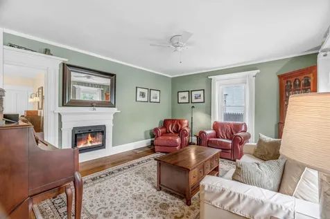 15 Wadsworth Street Thomaston ME 04861