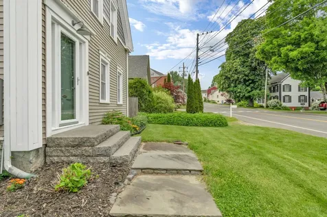 15 Wadsworth Street Thomaston ME 04861