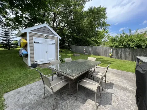 15 Wadsworth Street Thomaston ME 04861