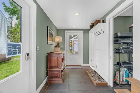 15 Wadsworth Street Thomaston ME 04861