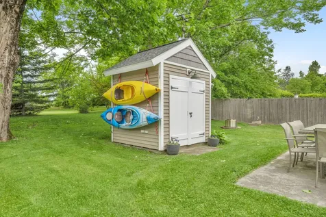 15 Wadsworth Street Thomaston ME 04861