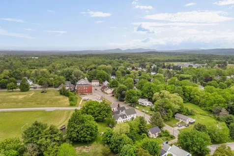 15 Wadsworth Street Thomaston ME 04861