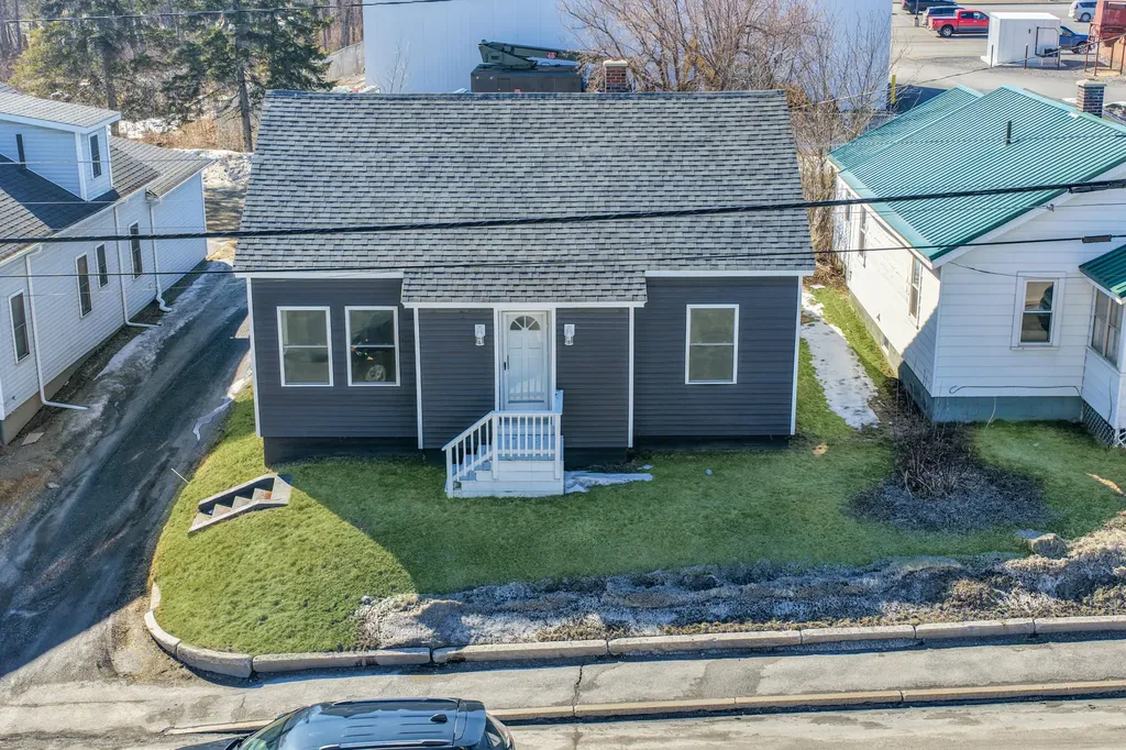 16 Bennett Drive Caribou ME 04736