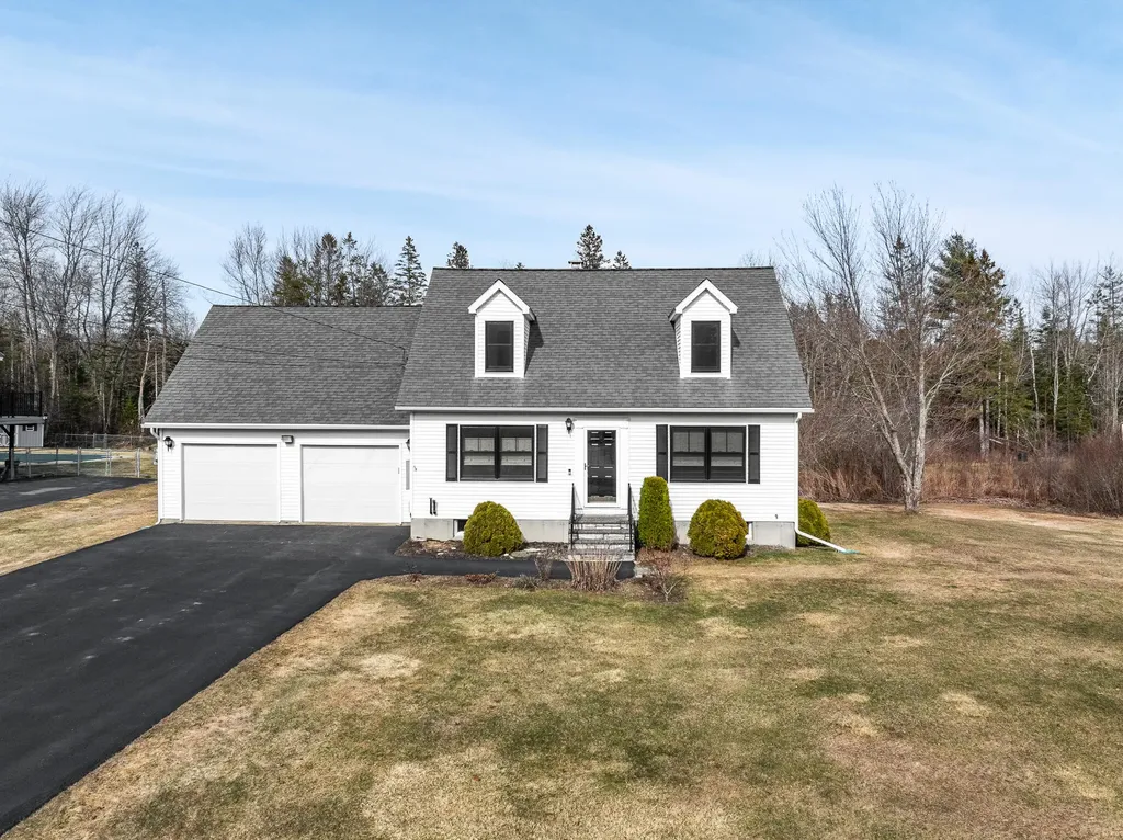 32 Main Trail Hampden ME 04444