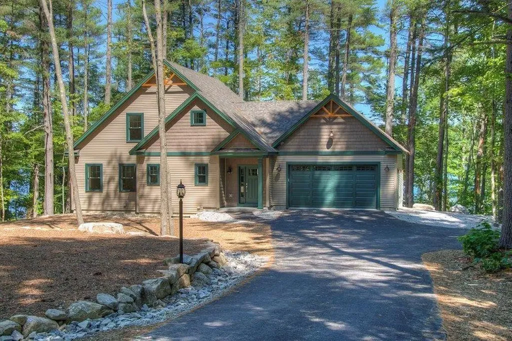 147 N High Street Bridgton ME 04009