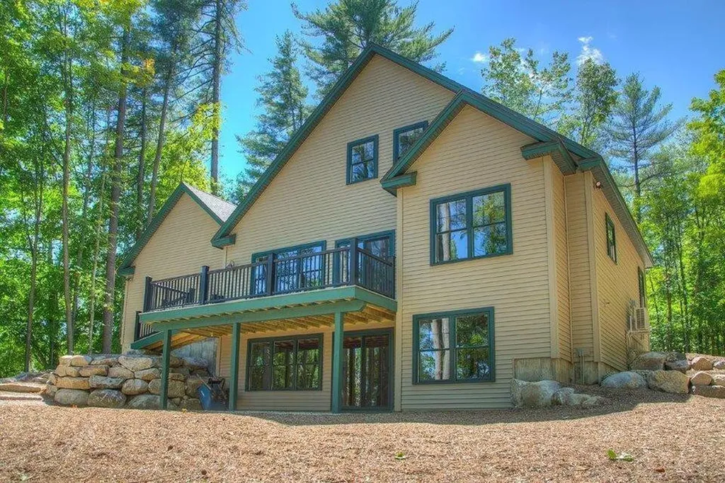 147 N High Street Bridgton ME 04009