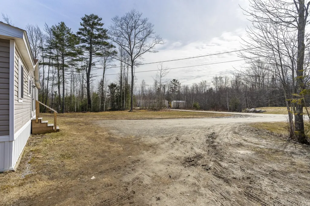 32 Boggs Farm Lane Warren ME 04864