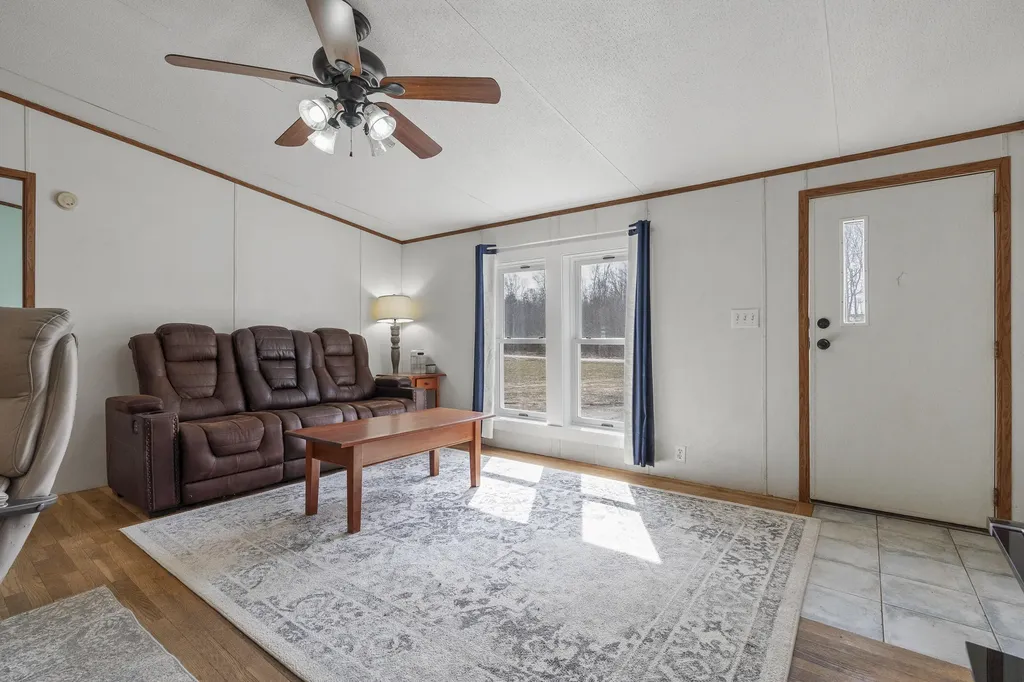 32 Boggs Farm Lane Warren ME 04864
