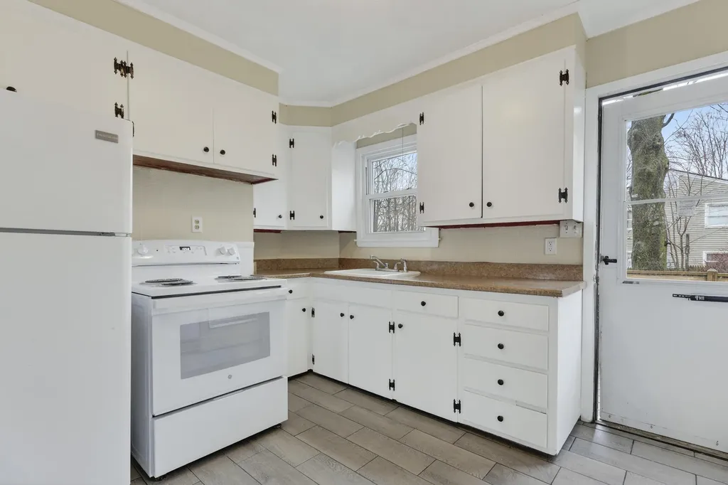 156 Central Street Westbrook ME 04092