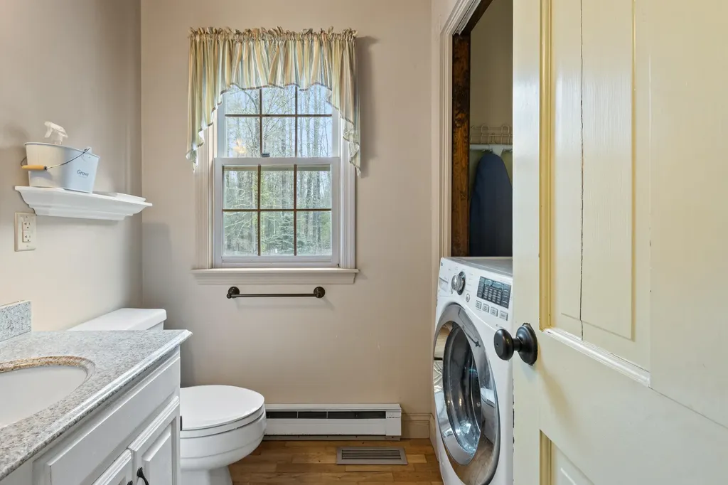 40 Mahlon Avenue Gorham ME 04038