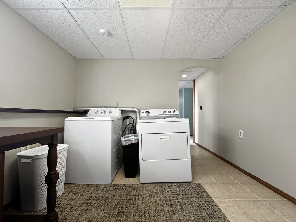 68 Fords Lane Mapleton ME 04757