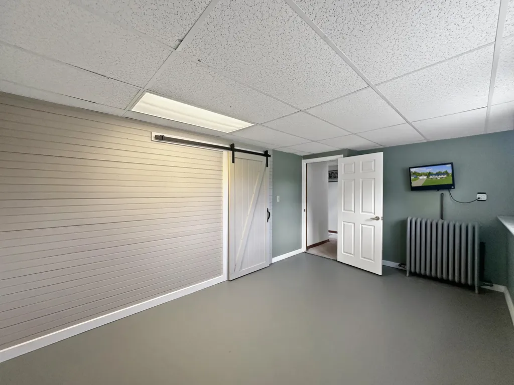 68 Fords Lane Mapleton ME 04757