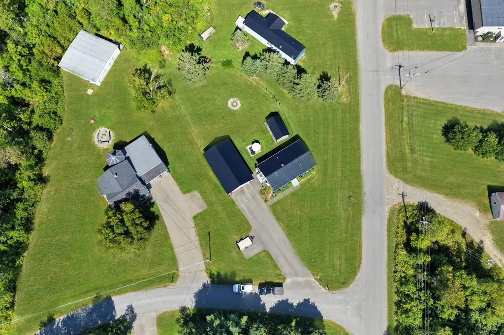 68 Fords Lane Mapleton ME 04757