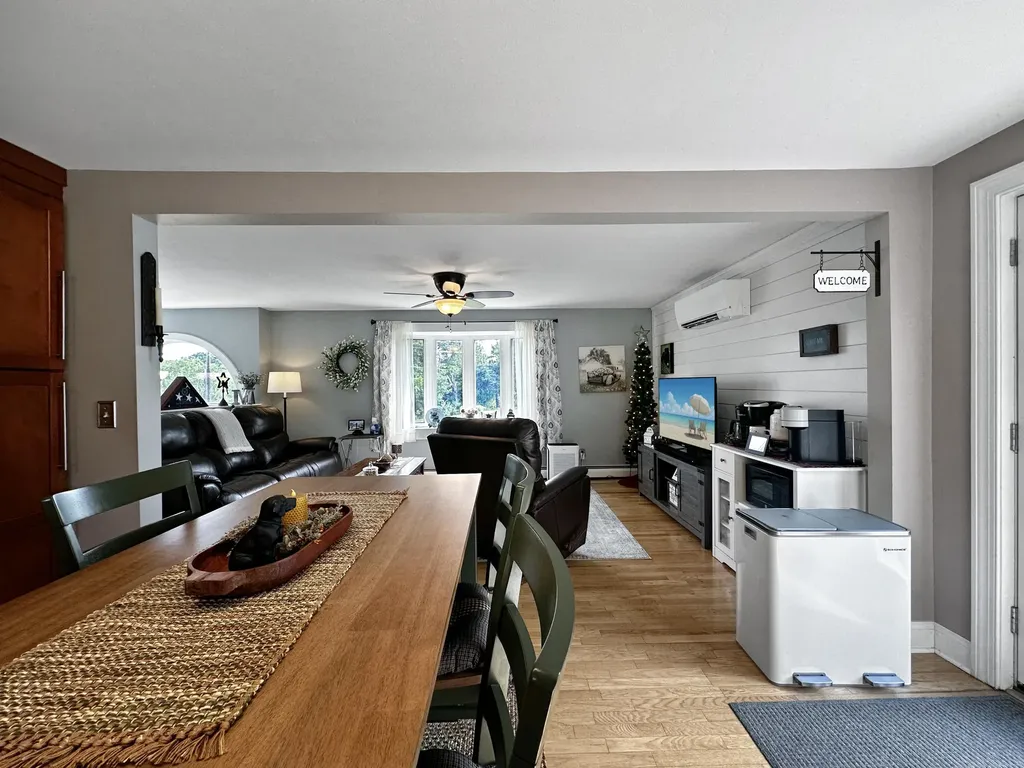 68 Fords Lane Mapleton ME 04757
