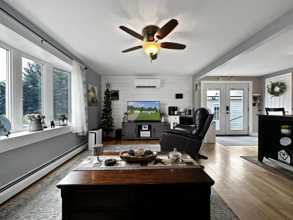 68 Fords Lane Mapleton ME 04757