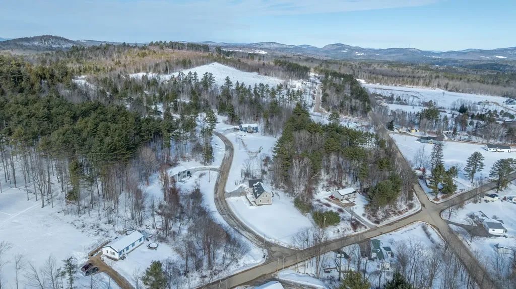 5 Overlook Drive Norway ME 04268