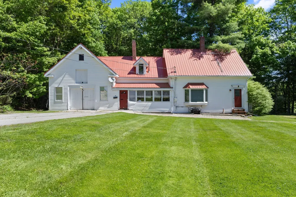 28 Fountain Street Gardiner ME 04345