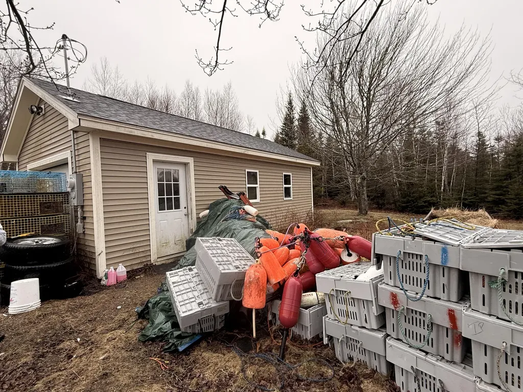 14 Sportsmans Way Vinalhaven ME 04863
