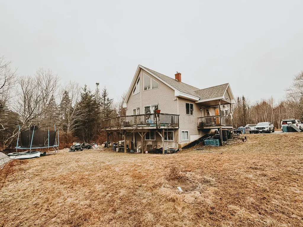 14 Sportsmans Way Vinalhaven ME 04863
