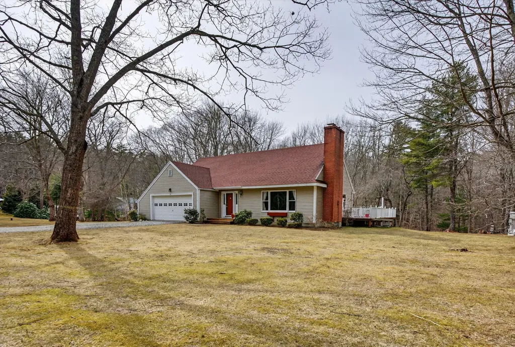 63 Youngs Lane Phippsburg ME 04562