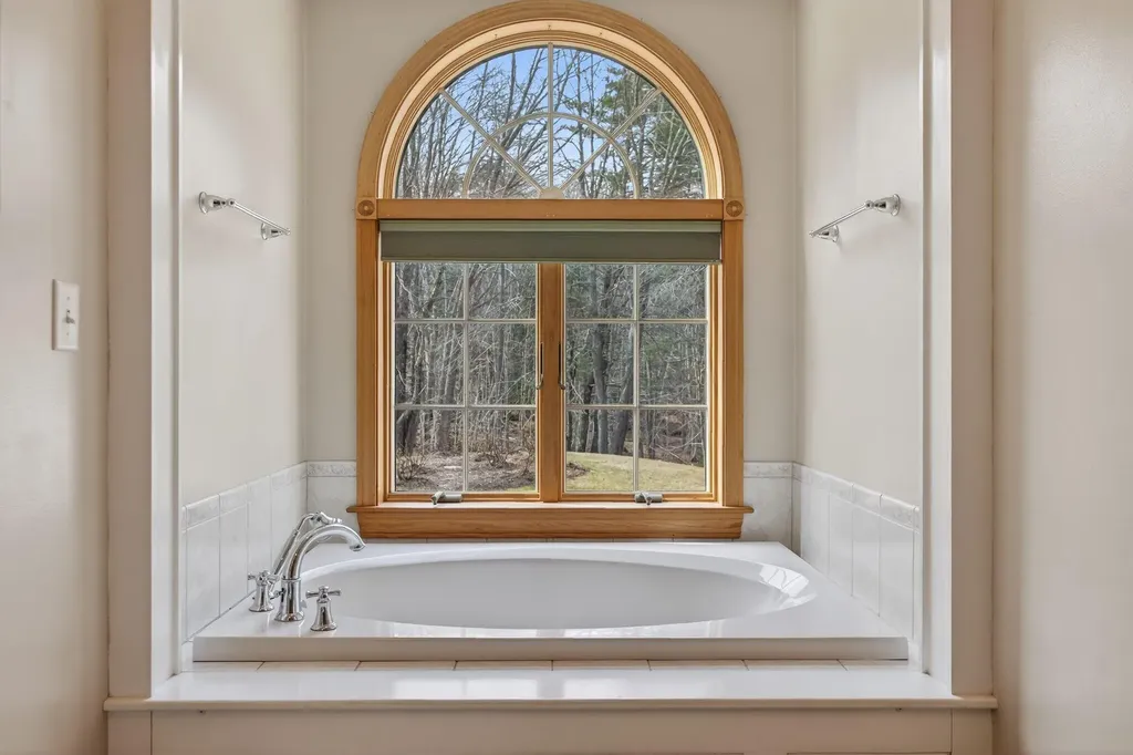63 Youngs Lane Phippsburg ME 04562