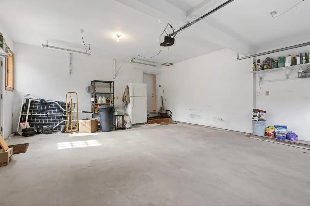 63 Youngs Lane Phippsburg ME 04562