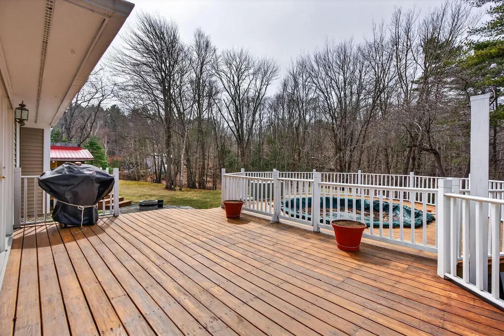 63 Youngs Lane Phippsburg ME 04562