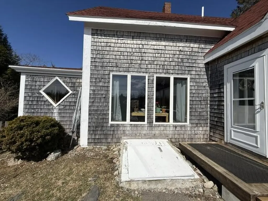 12 Masonic Lane Pembroke ME 04666