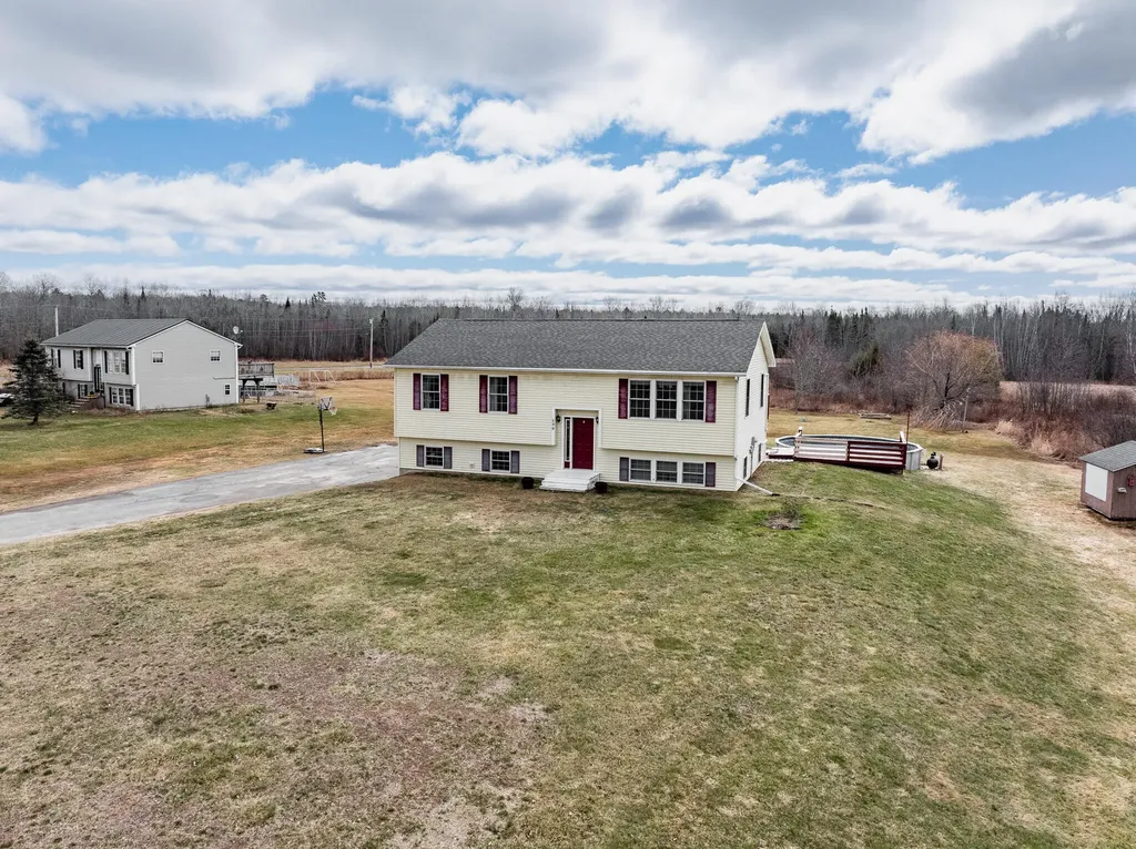 190 Smith Road Hermon ME 04401