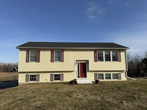 190 Smith Road Hermon ME 04401